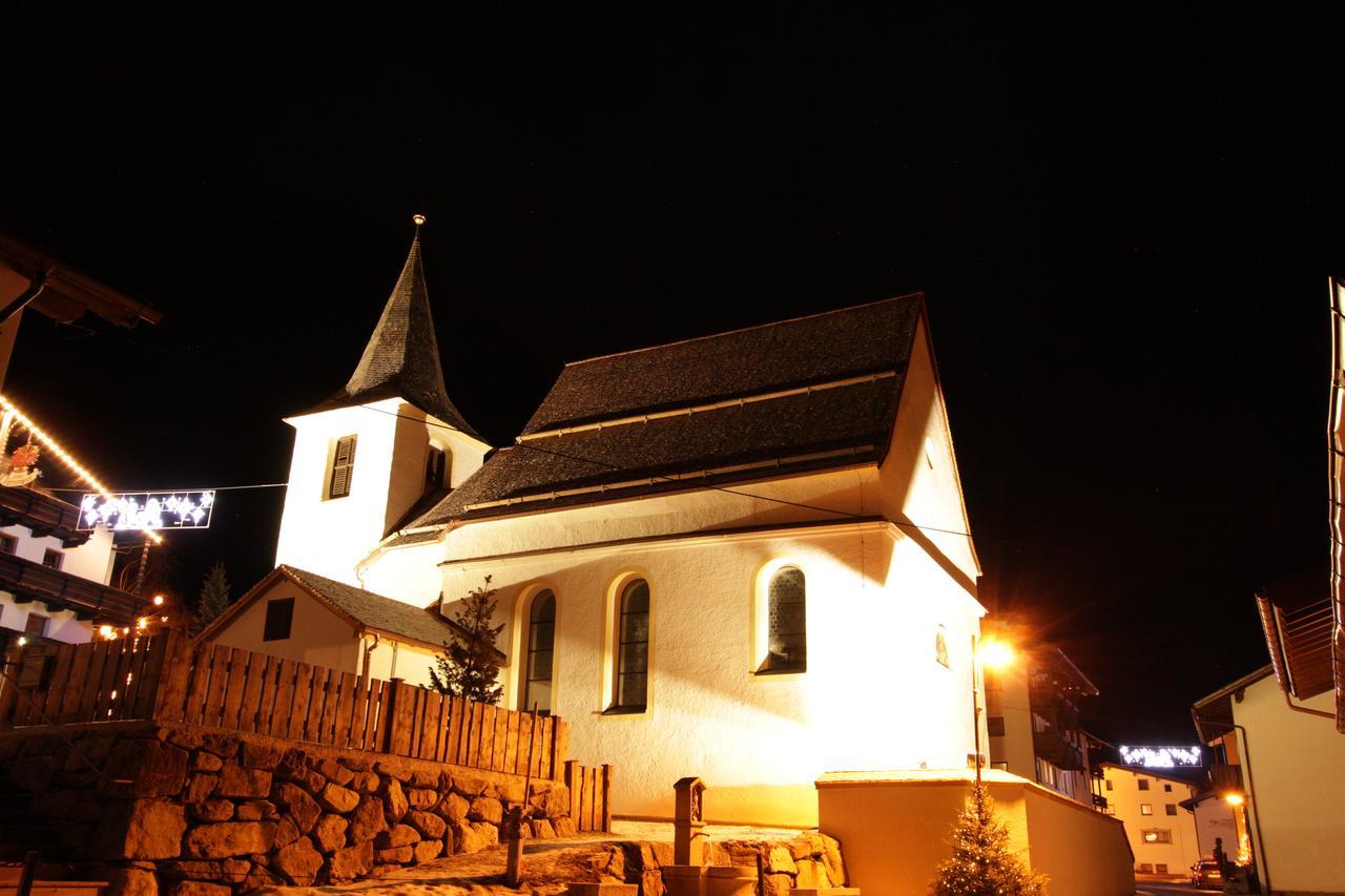 Gasthof Pension Santeler Sankt Leonhard im Pitztal Buitenkant foto